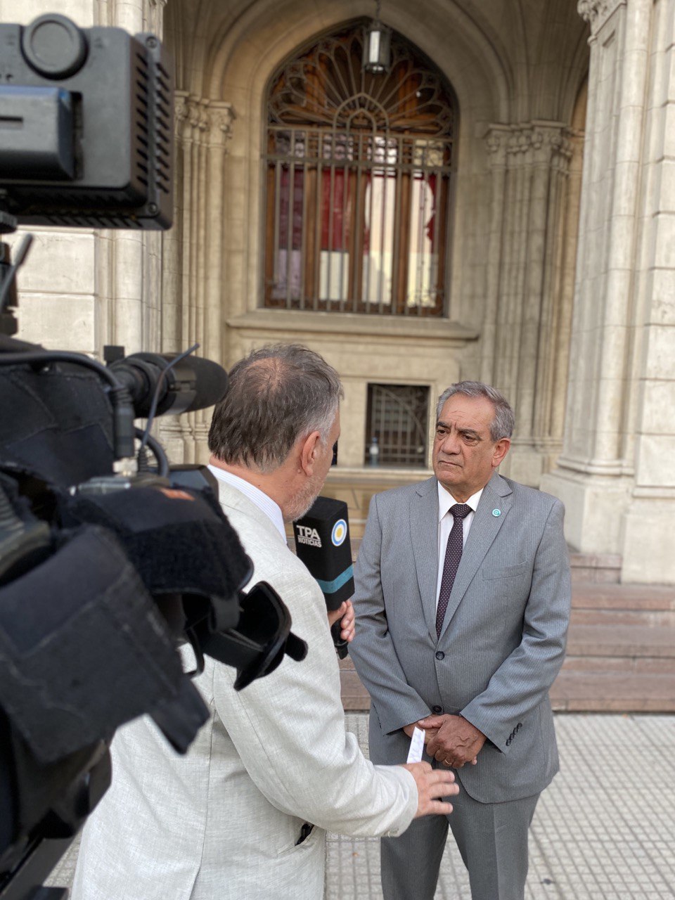 photo5109583590185871440