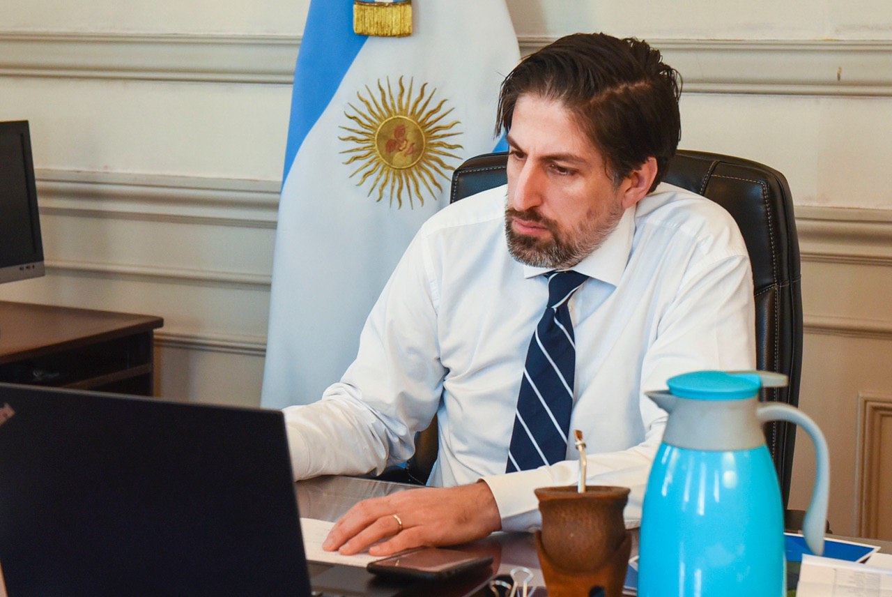 photo4999072793169602631